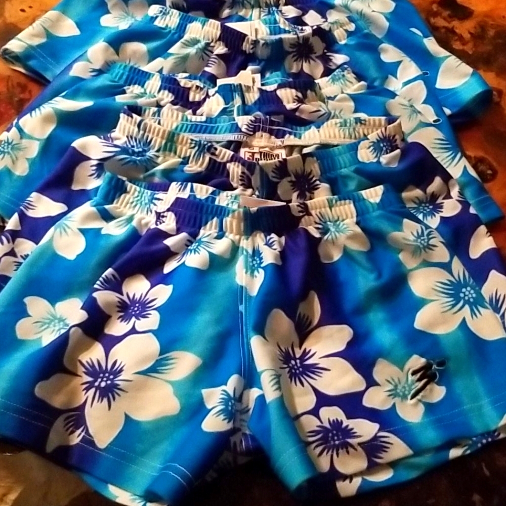 New Multi Blue/White Hibiscus Festival Shorts